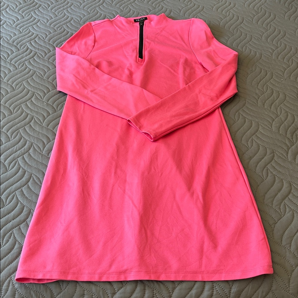 EUC - 🩷VENUS Vibrant Pink Zippered Dress